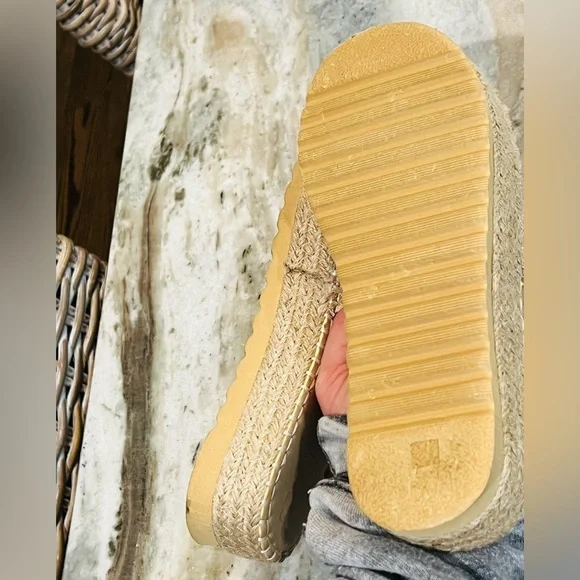 Women’s BEACH By Matisse Sunkissed gold shimmer espadrille platform sandal. Sz 9 - Picture 6 of 7
